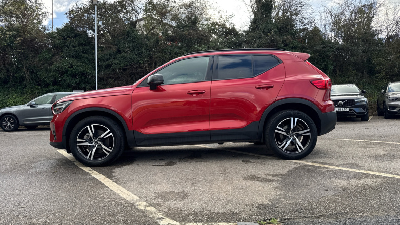 Volvo XC40 2.0 B4P Plus Dark 5dr Auto Petrol Estate